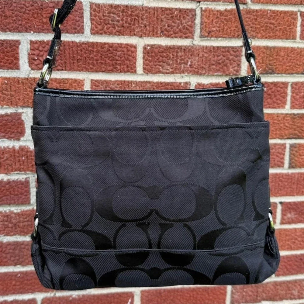 Coach Ashley Signature Bag Black Jacquard Crossbody Purse Black & Pink 2011